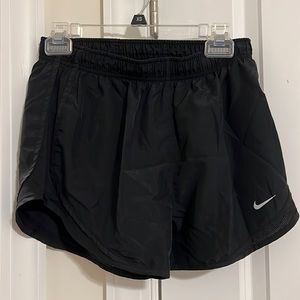 Nike dry fit size medium